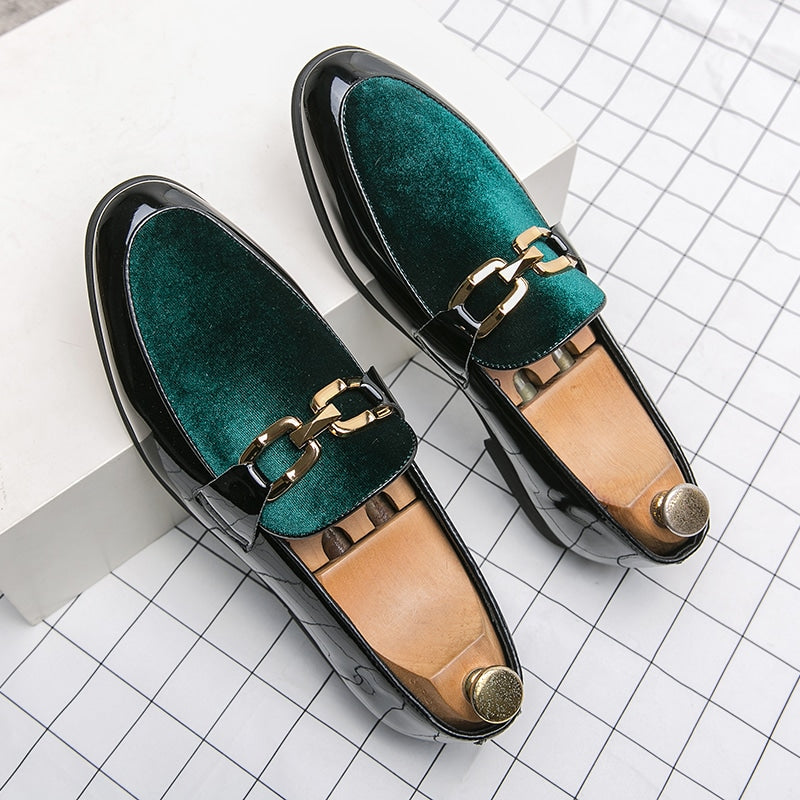 Elegante Lackloafer Schwarz und Samt mit goldenen Trensen