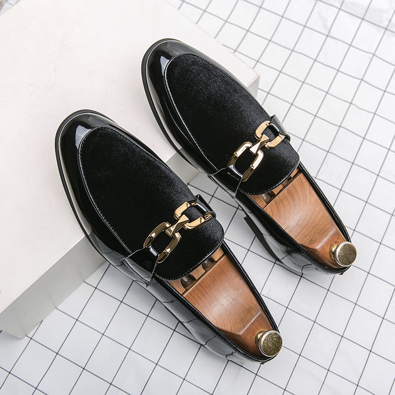 Elegante Lackloafer Schwarz und Samt mit goldenen Trensen