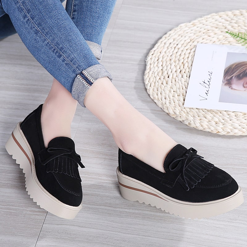 Wildleder-Loafer mit Keilabsatz-Plateau