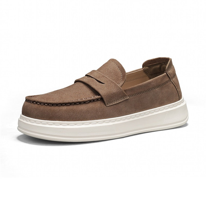 Mokassins mit dicker weißer Sohle und Spange in Taupe, Detailansicht