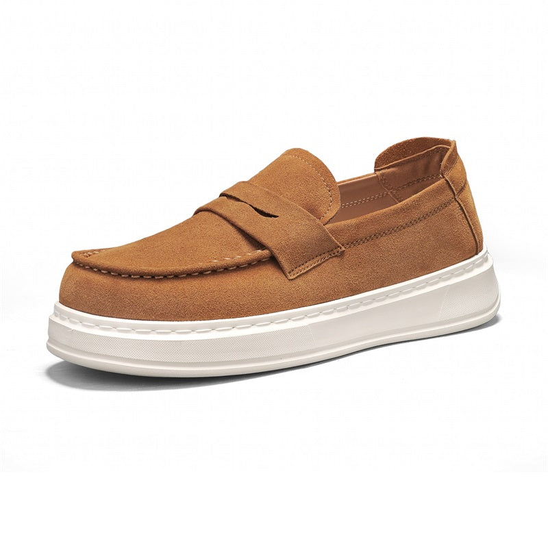 Mokassins mit dicker weißer Sohle und Spange in Camel, Detailansicht