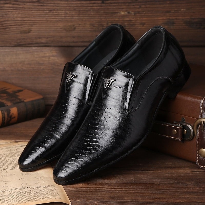 Herren-Loafer in Lackleder-Optik mit Schlangenleder-Effekt