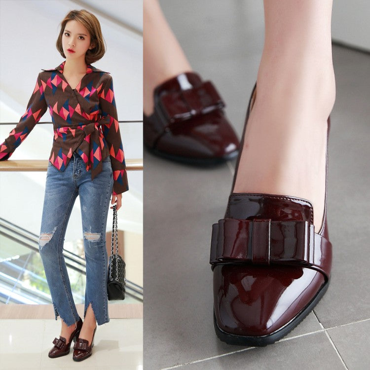 Loafer mit Absatz in Lackoptik mit dekorativer Schleife