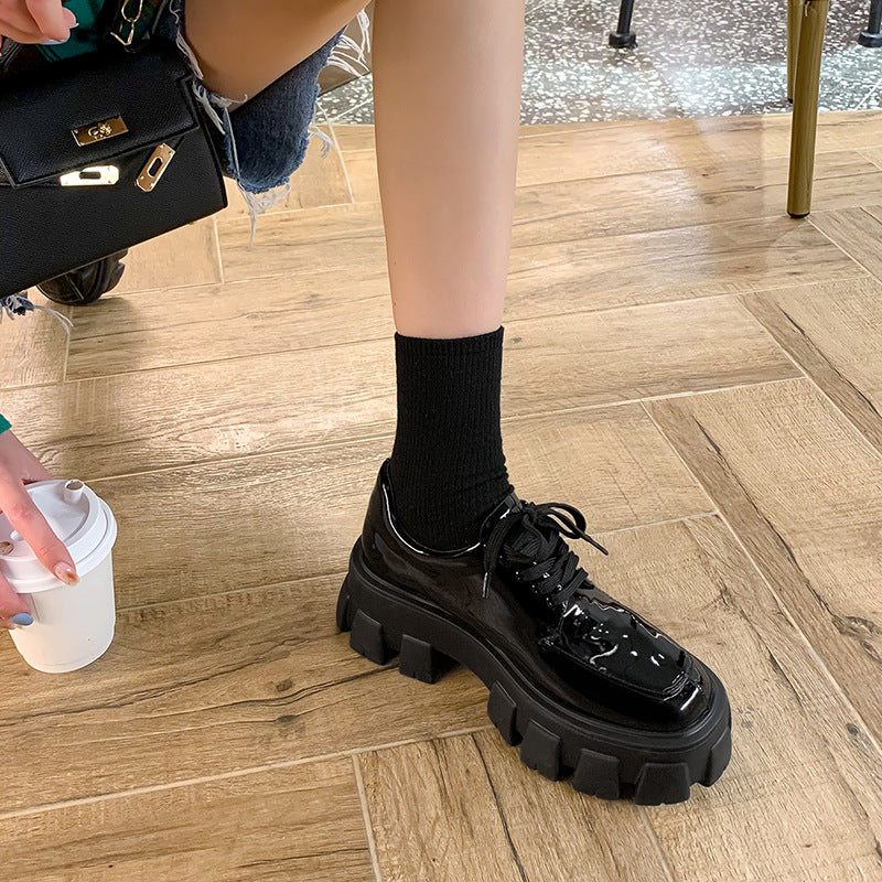 Loafer mit dicker Plateausohle im britischen Stil