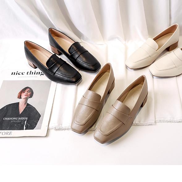 Klassische Damen-Loafer mit kleinem Blockabsatz
