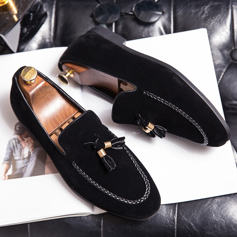 Loafer in Wildleder-Optik mit Quasten und Zierzopf