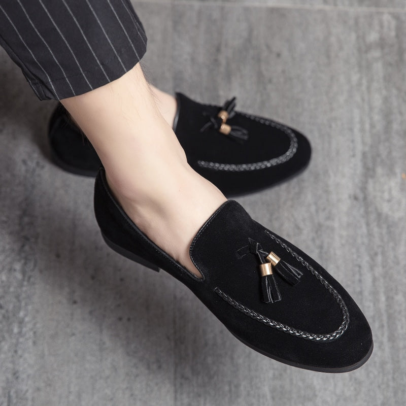 Loafer in Wildleder-Optik mit Quasten und Zierzopf