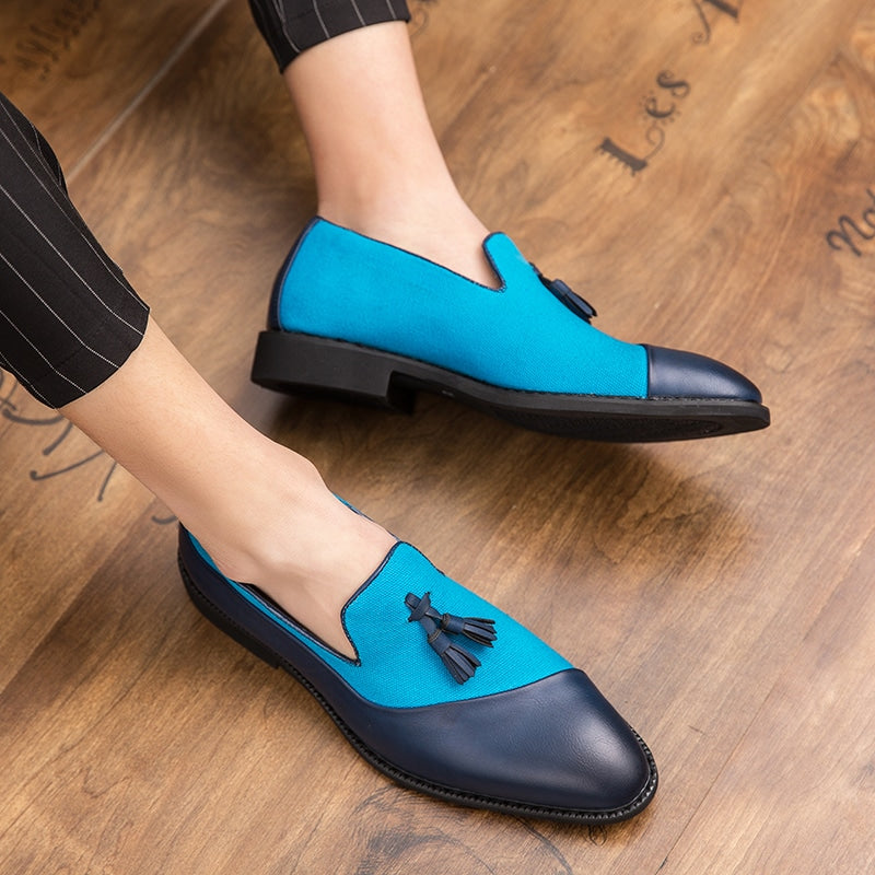 Quasten-Loafer im Zweimaterial-Look mit Kontrasteffekt