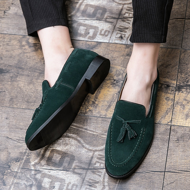 Wildleder-Loafer mit Quasten in Grün