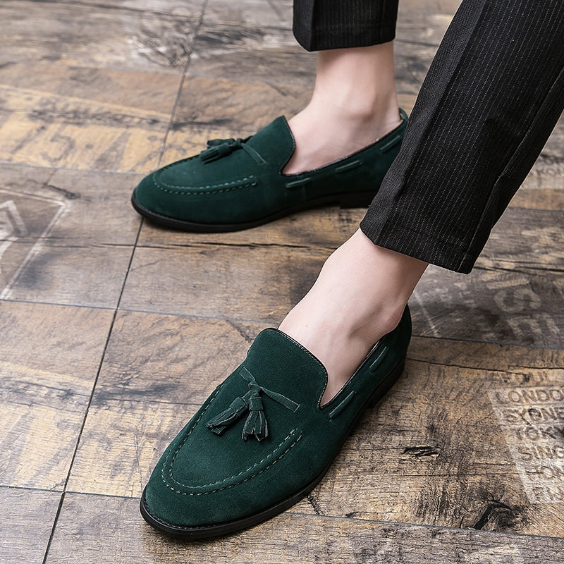 Wildleder-Loafer mit Quasten in Grün