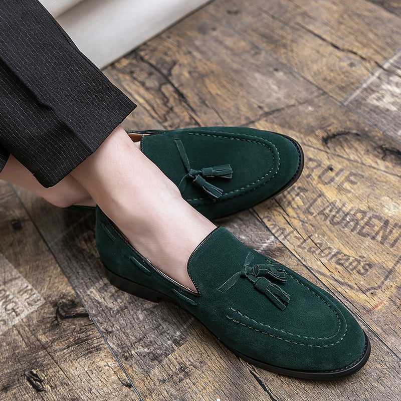 Wildleder-Loafer mit Quasten in Grün