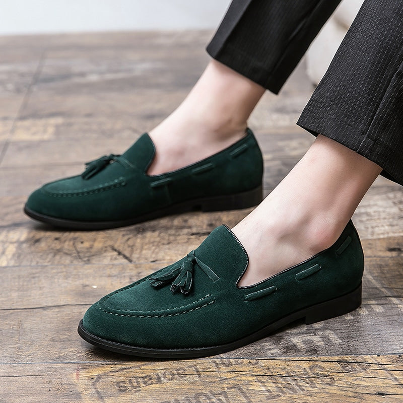 Wildleder-Loafer mit Quasten in Grün