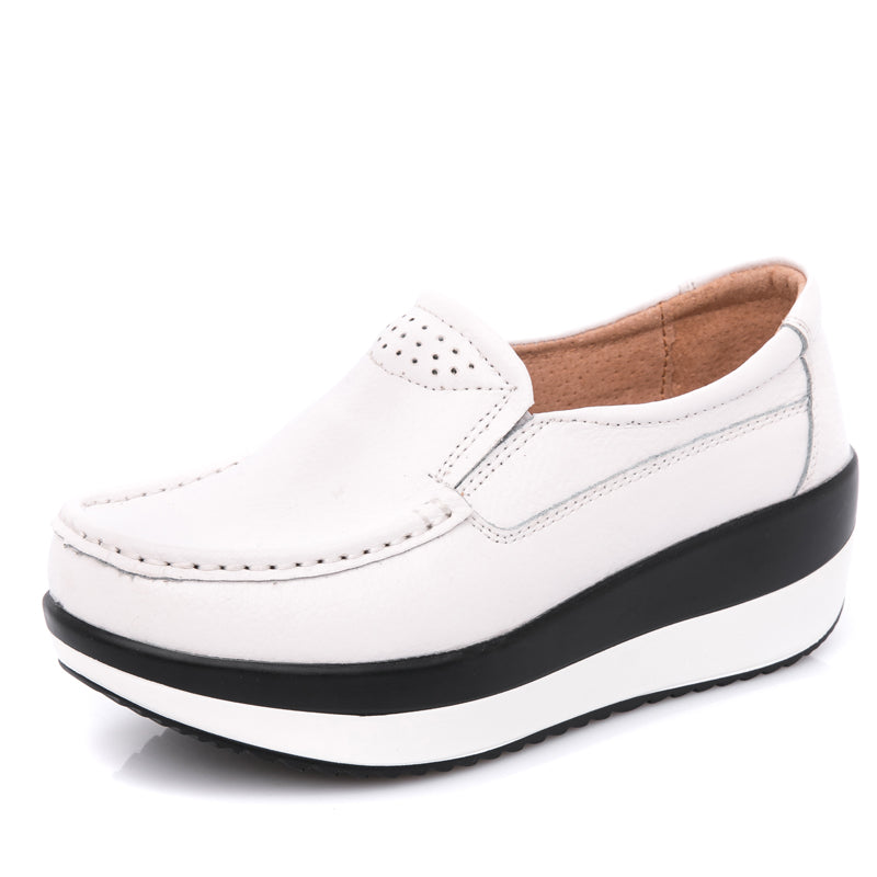 Orthopädische Plateau-Loafer in Lederoptik