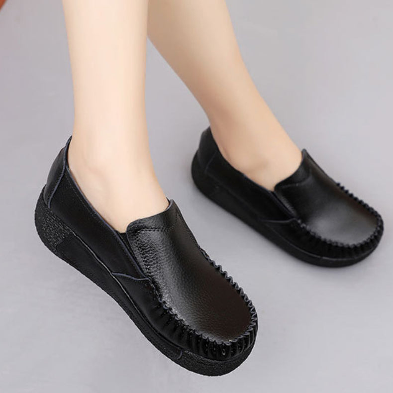 Orthopädische Mokassins mit schwarzer Sohle für Damen