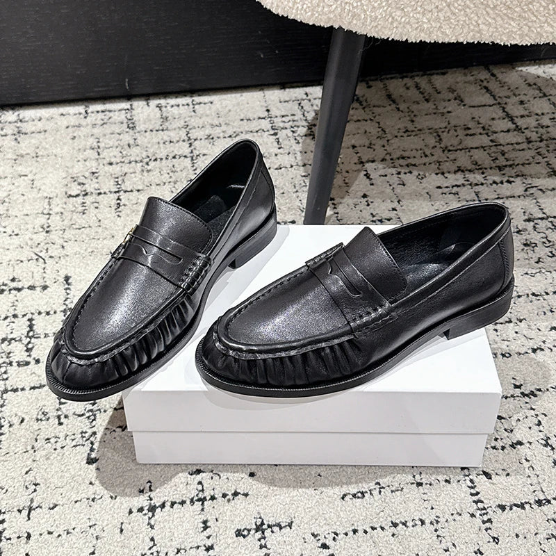 Penny Loafer Damen glatte Lederoptik in Schwarz, Gesamtansicht