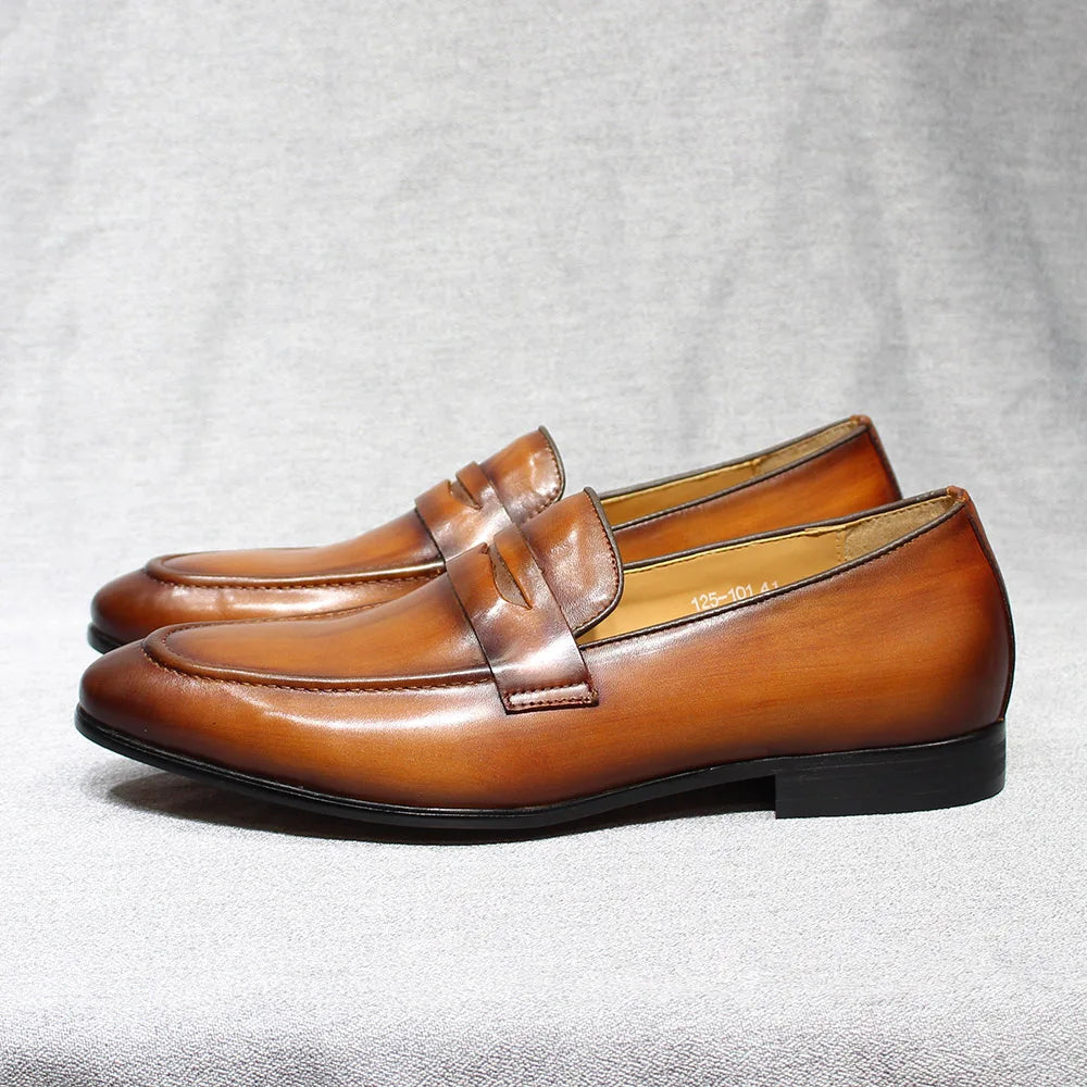 Penny Loafer Herren handpatiniertes Leder in Schwarz, Detailansicht der Sohle