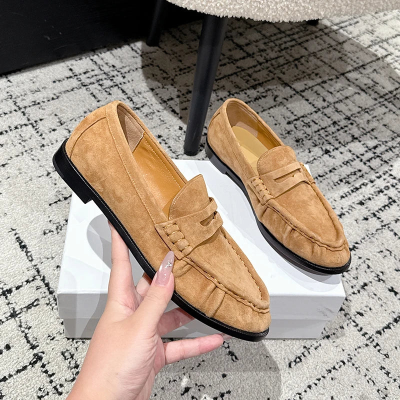 Penny Loafer Mule Damen Wildleder-Optik in Ziegelrot, Detailansicht der Sohle