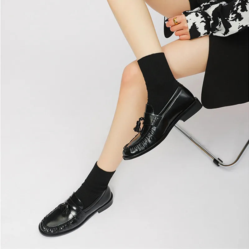 Quasten und Fransen des Damen-Loafers