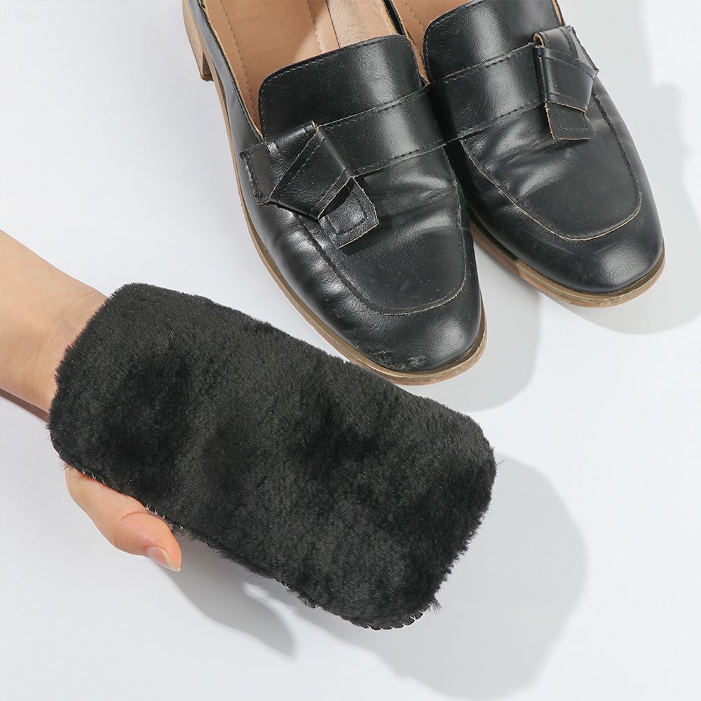 Reinigungshandschuh für Lederschuhe