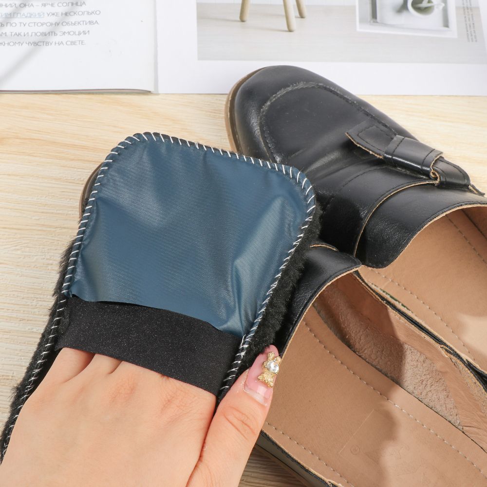 Reinigungshandschuh für Lederschuhe