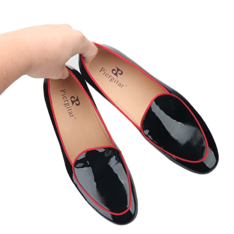 Lackierte schwarze Loafer mit roten Bordüren für Herren