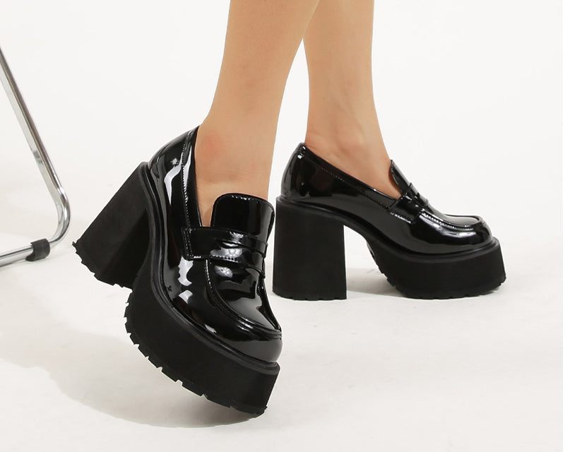 Loafer mit Absatz und dicker schwarzer Sohle für Damen
