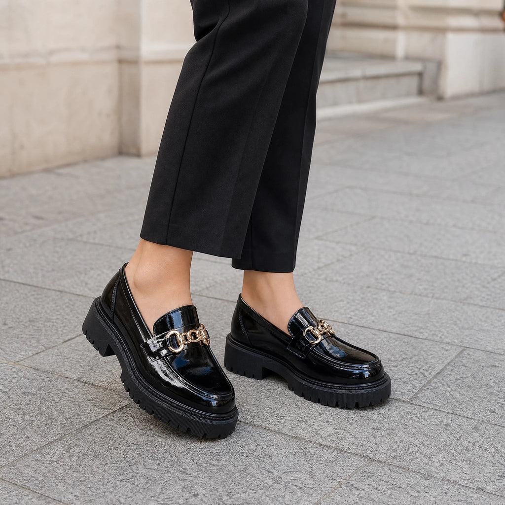 Schwarzer Plateau-Loafer mit goldener Kette für Damen in Schwarz matt, Ansicht 4