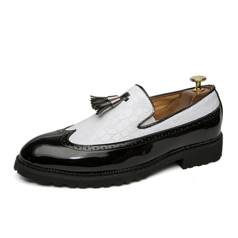 Lackierte Herren-Loafer mit Quasten in Schwarz und Weiß