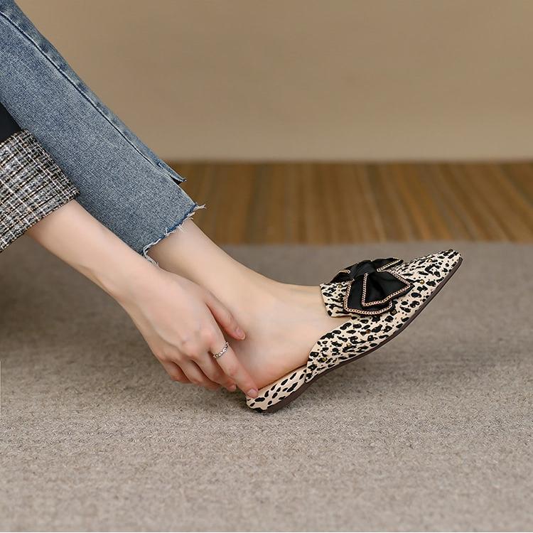 Spitze Mules Mokassins mit Schleife und Leopardenmuster