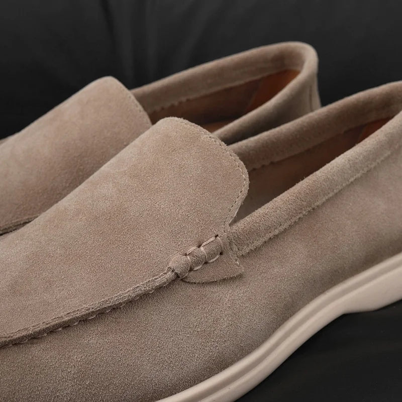 Weiche Herren Loafer aus Veloursleder mit heller Sohle in Camel, Ansicht 2