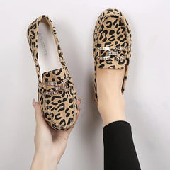 Weiche Loafer mit Leopardenmuster und Strassringen, Beige