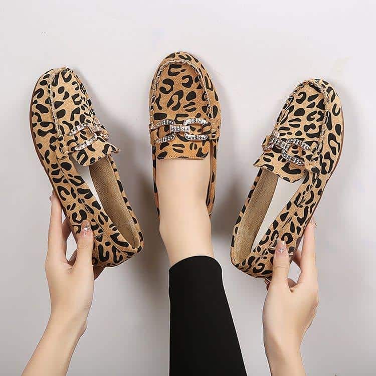 Weiche Loafer mit Leopardenmuster und Strassringen