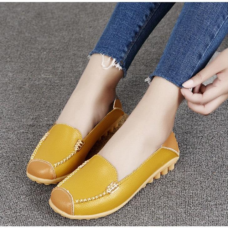 Zweifarbige weiche Loafer in Lederoptik
